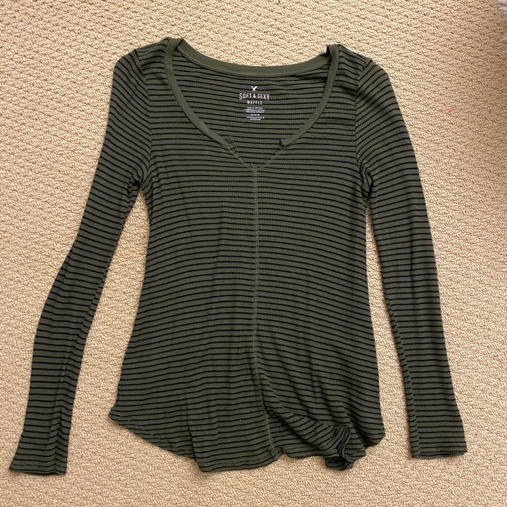 American Eagle Soft and Sexy green top
